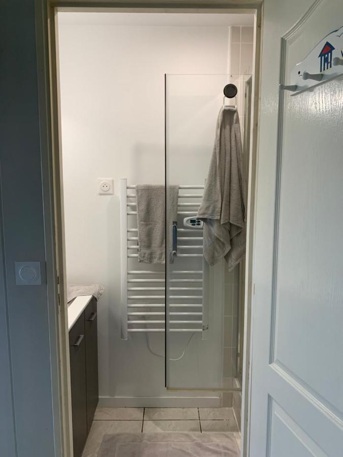 Resid Home 2 - Duplex Cosy Avec Parking Gratuit Saint-Léonard Esterno foto